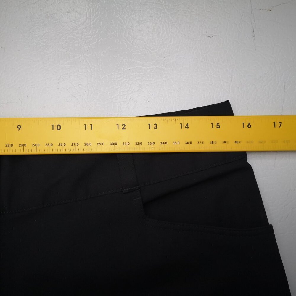 Adidas Brand Ladies Size 8 Black Bermuda Length Active Shorts - Picture 9 of 11